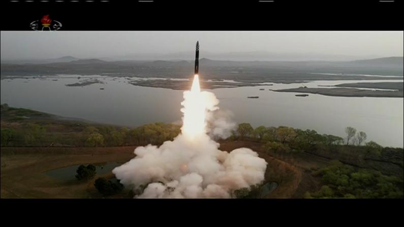 朝鲜试射新型导弹 美韩军演回应