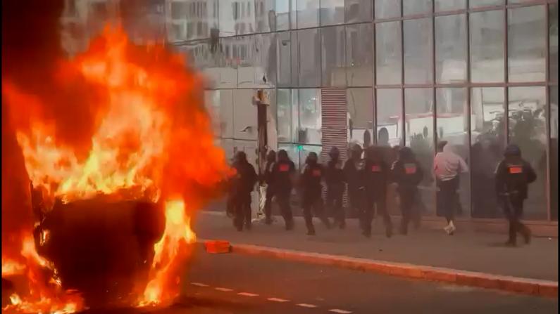 法国骚乱烧车砸房持续 抗议警察枪杀少年