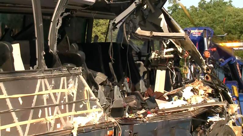 灰狗巴士伊州车祸 至少3死、14伤
