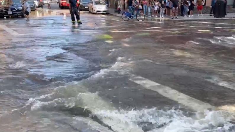 波士顿华埠水管爆裂多条道路被淹 维修待数日