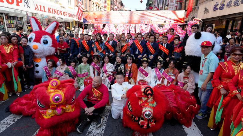 纽约庆十一、中国日、中秋文化大游行华埠登场