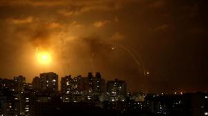 哈马斯报复回击 火箭弹空袭以色列