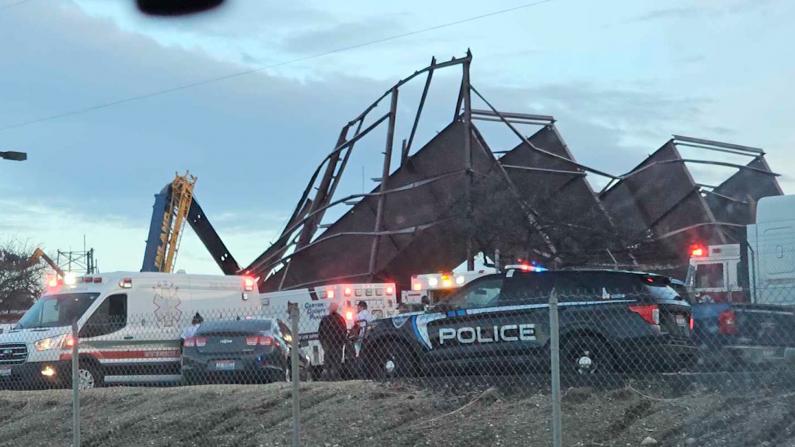 爱达荷灾难性事故 私人机库楼全面坍塌