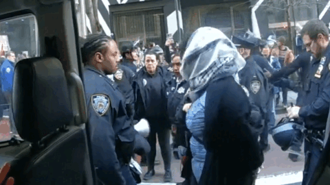 纽约抗议风波:头巾被撤掉指控遭警方视频反驳